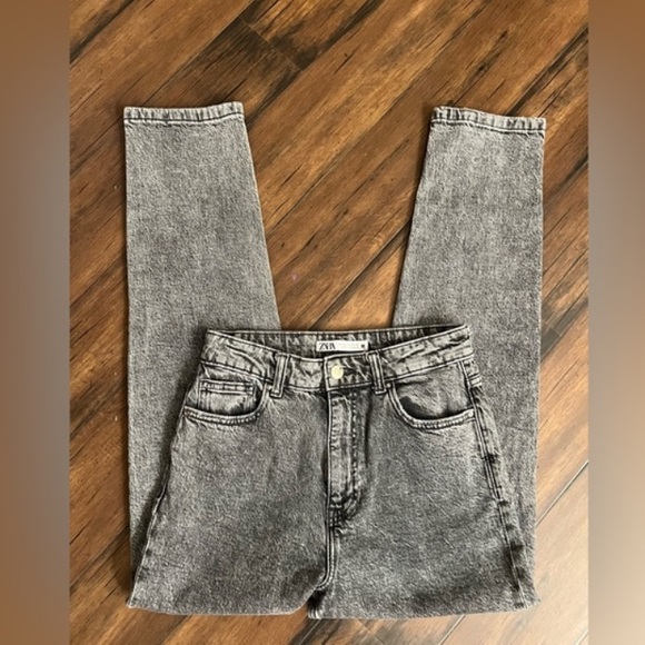 ZARA MOM JEANS - Picture 1 of 1